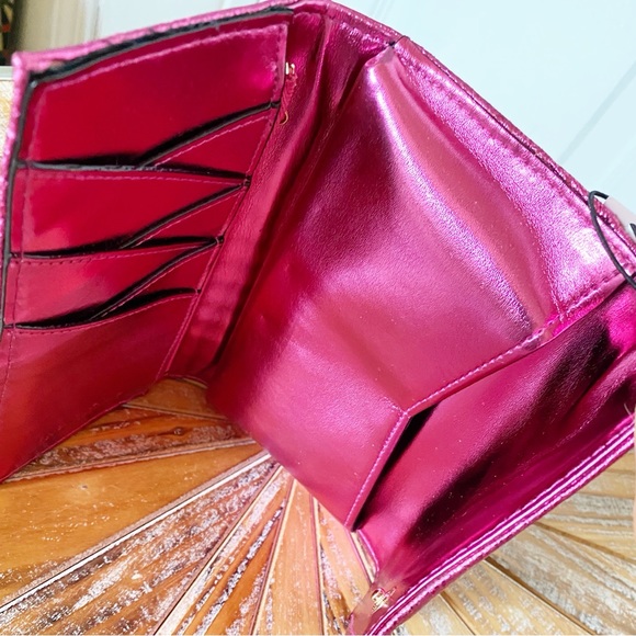 NWT Victoria’s Secret Fuchsia Wallet / Wristlet - Picture 4 of 14